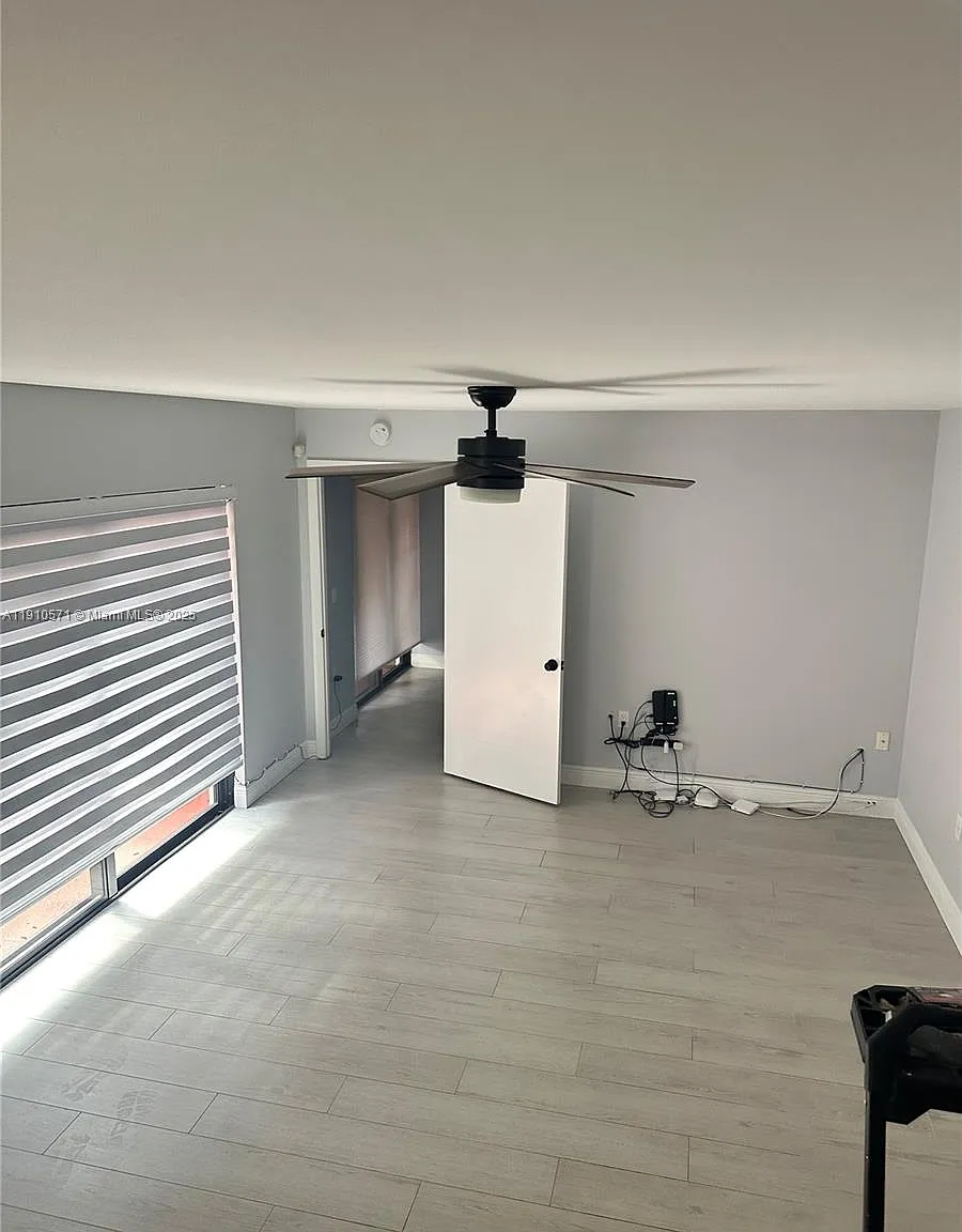 3 bed, 2.5 bath, 1600 sqft, $3,300 — Photo 4