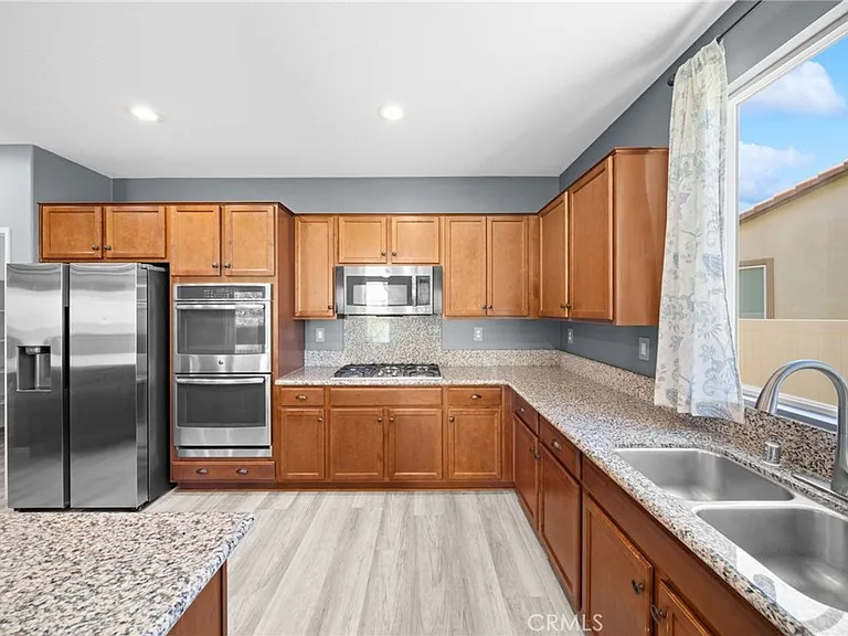 1420 Yarrow Ln — Photo 10