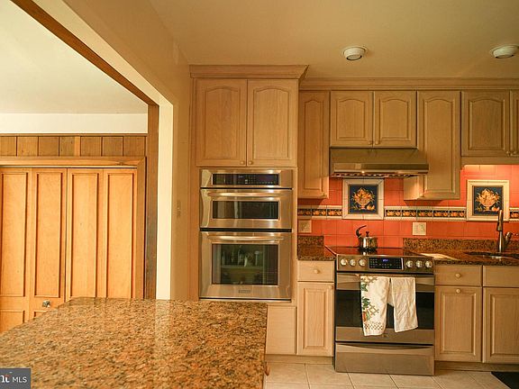5th image of 1205 Spotswood Dr