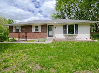 17131 SE State Route Y, Dearborn, MO 64439