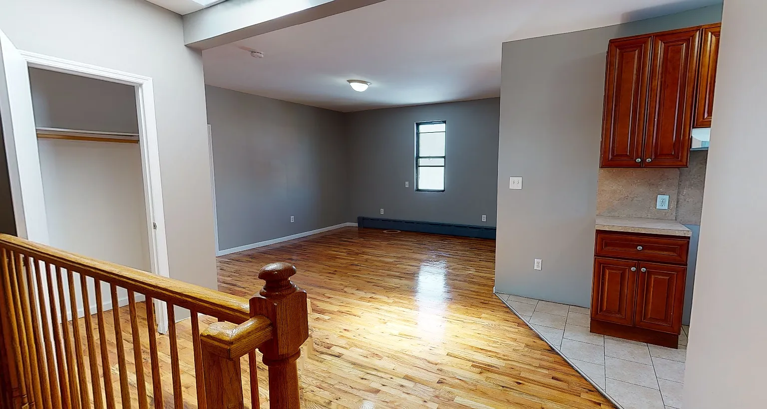 3 bed, 1000 sqft, $3,811 — Photo 1