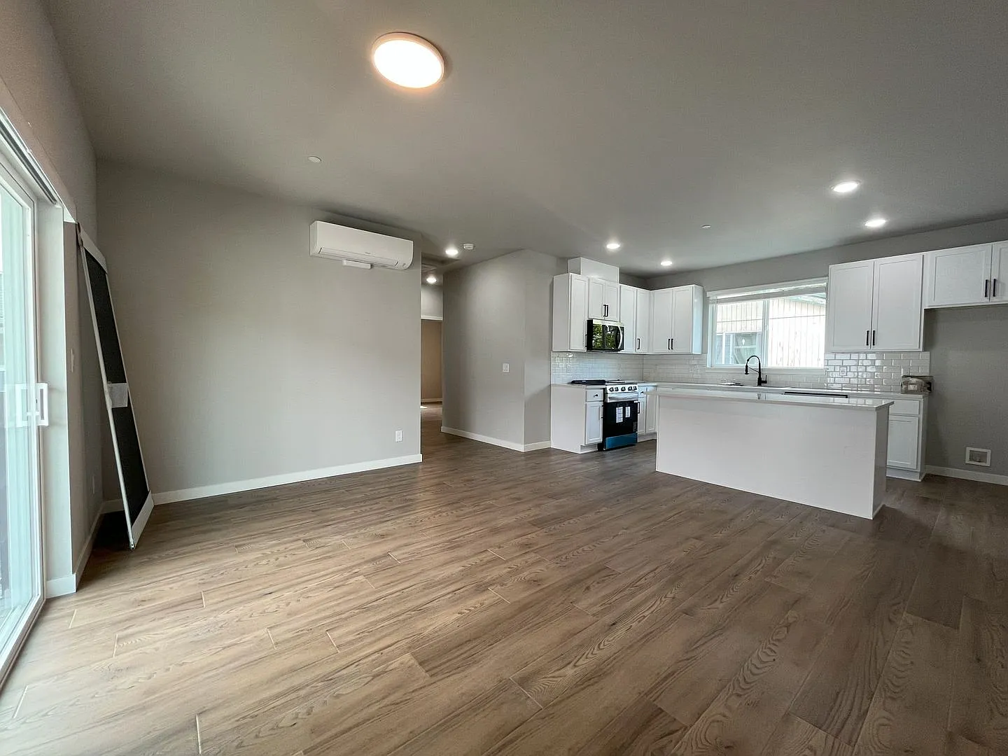 Sleek & Spacious: 2-Bed, 2-Bath with Double Vanity — Photo 4