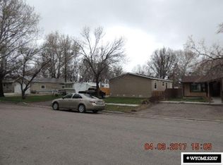 908 S 5th St, Douglas, WY 82633