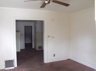 696 & 698 Carlysle St, Akron, OH 44310