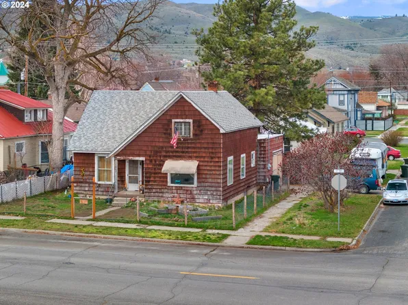 1543 1st St, Baker City, OR 97814