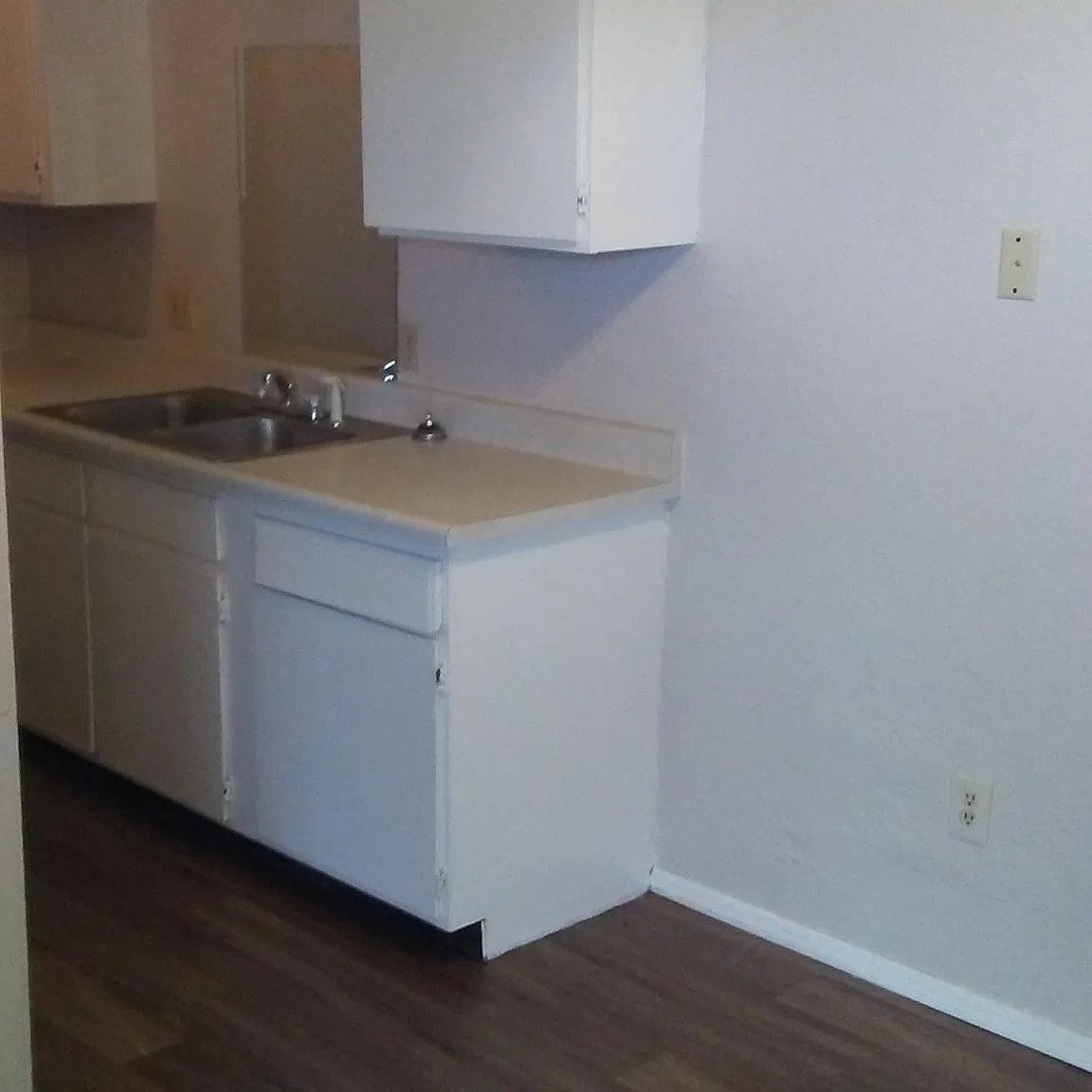 900 W East Ave — Photo 1
