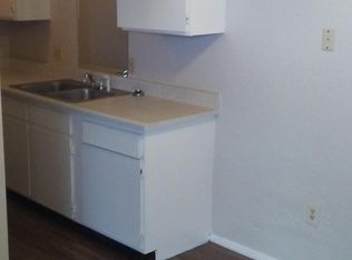 900 W E Ave, Cache, OK 73527