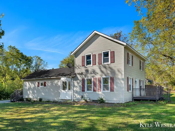 818 Lake Michigan Dr NW, Grand Rapids, MI 49504