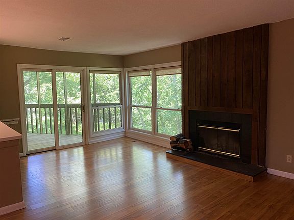 4th image of 9311 S Pointe Lasalles Dr #6