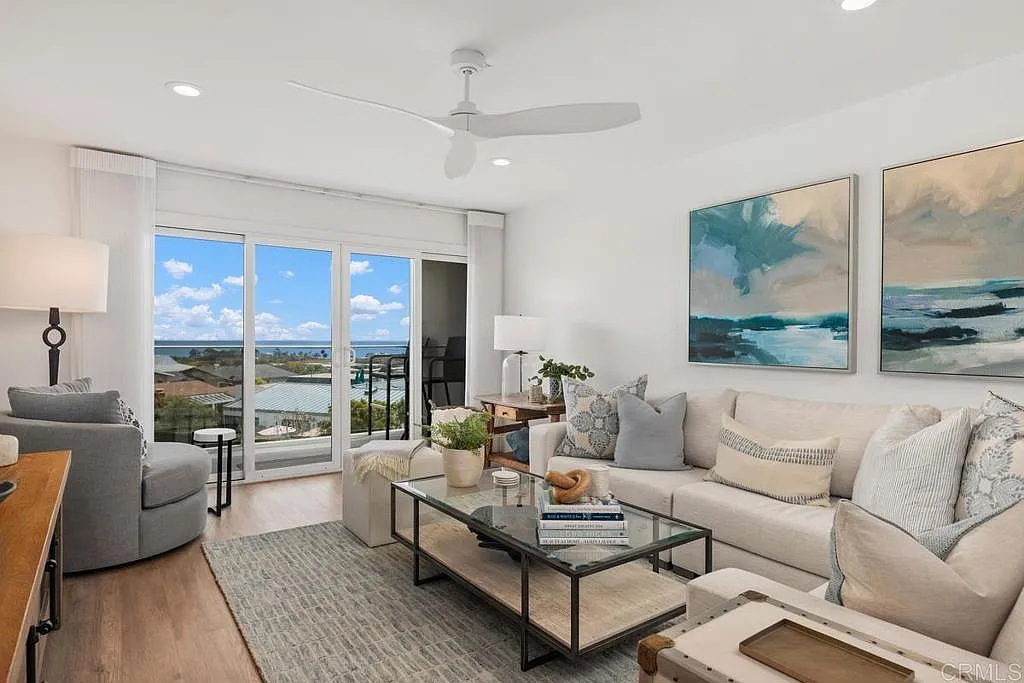 2 bed, 2.0 bath, 1246 sqft, $8,700 — Photo 2