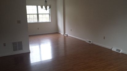 2nd image of 835 S Armour St