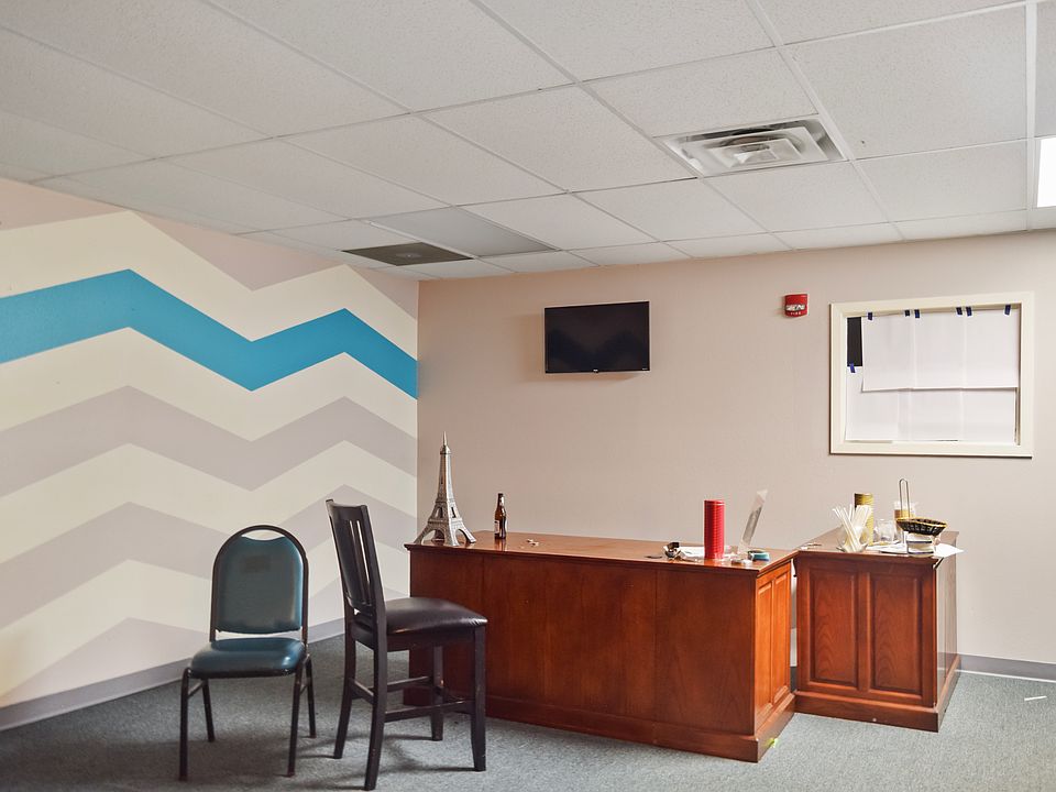 1st image of 420 E Avenue C