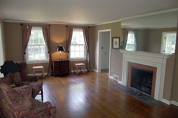 2nd image of 2201 Highland Rd