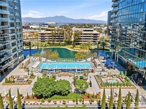 9 Macarthur Pl, Santa Ana, CA 92707