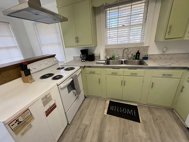 405 Woodrow Wilson Dr — Photo 2