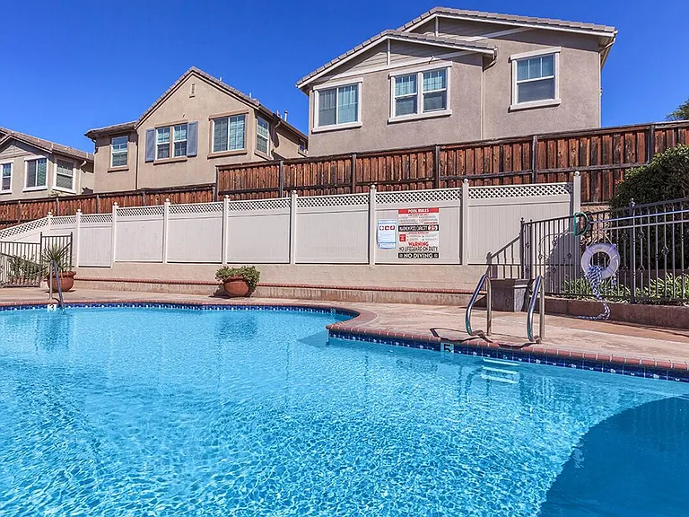 Grossmont Bluffs — Photo 4