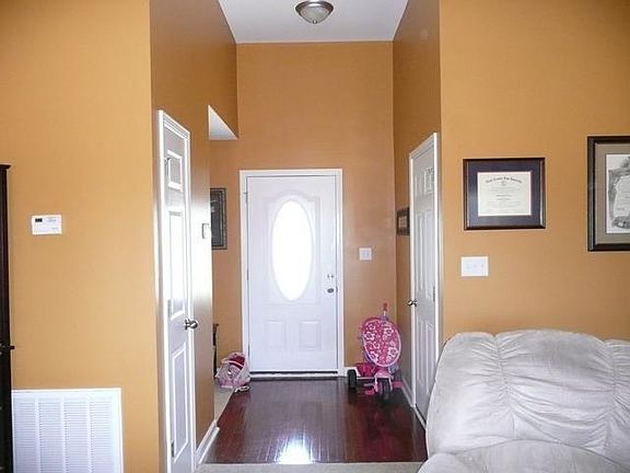 3rd image of 545 Oakmont Dr