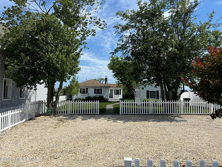 86 Bridge Ave — Photo 16