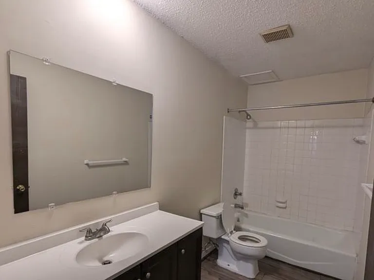 1640 Galtier St #203 — Photo 6