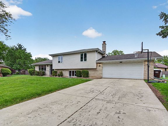 2nd image of 10818 Bryant Rd