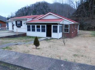 59 Hensley Heights Rd, Man, WV 25635