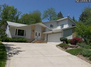 5720 Skyview Dr, Solon, OH 44139