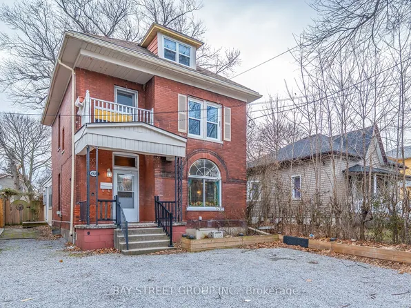 4308 Ellis St N, Niagara Falls, ON L2E 1H1
