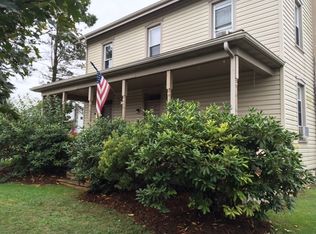 132 Eastbrook Rd #B, Smoketown, PA 17576