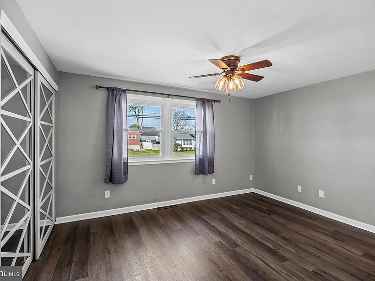 2211 New Albany Rd — Photo 8
