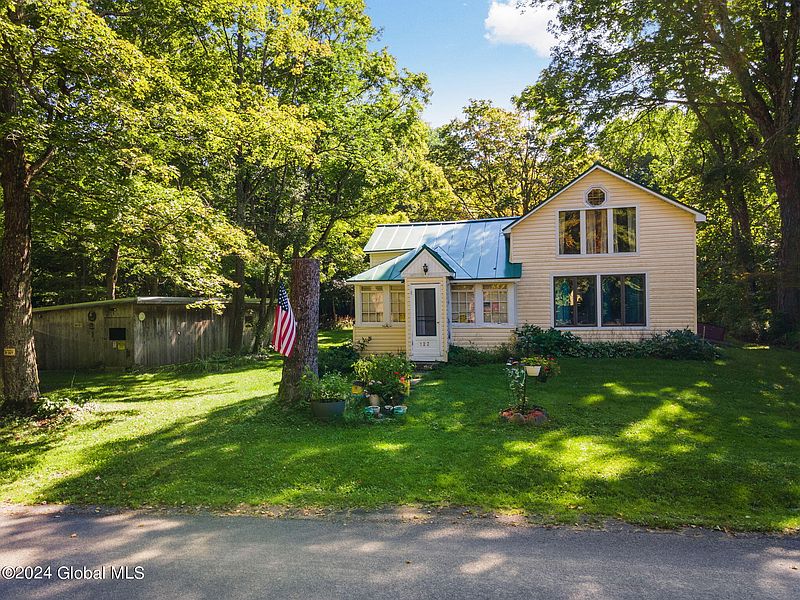 2nd image of 122 Rossman Hill Road