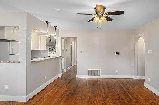 2533 Warren Ave — Photo 58