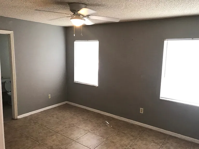 2415 S Cedar Ave #B — Photo 14