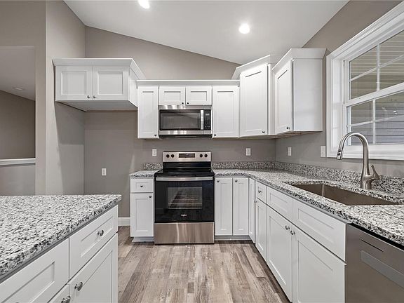 5th image of 610 Wentworth Dr