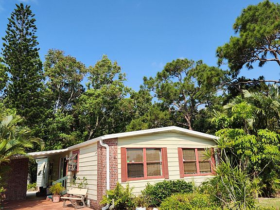 2nd image of 8 Villa Flores