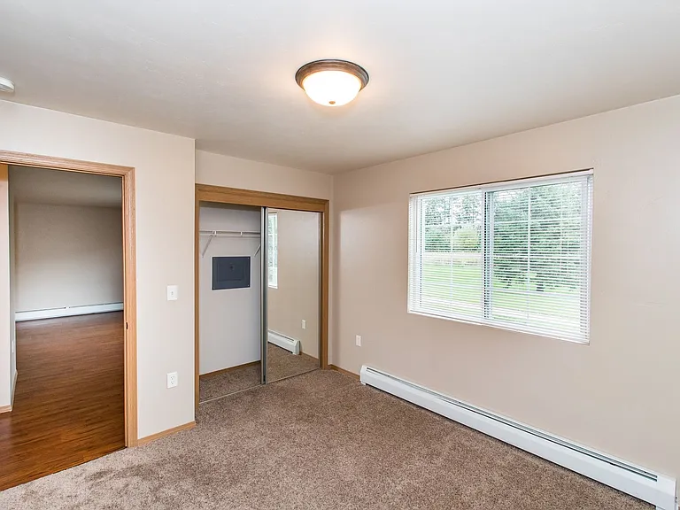 Charlotte Court Apartments — Photo 24