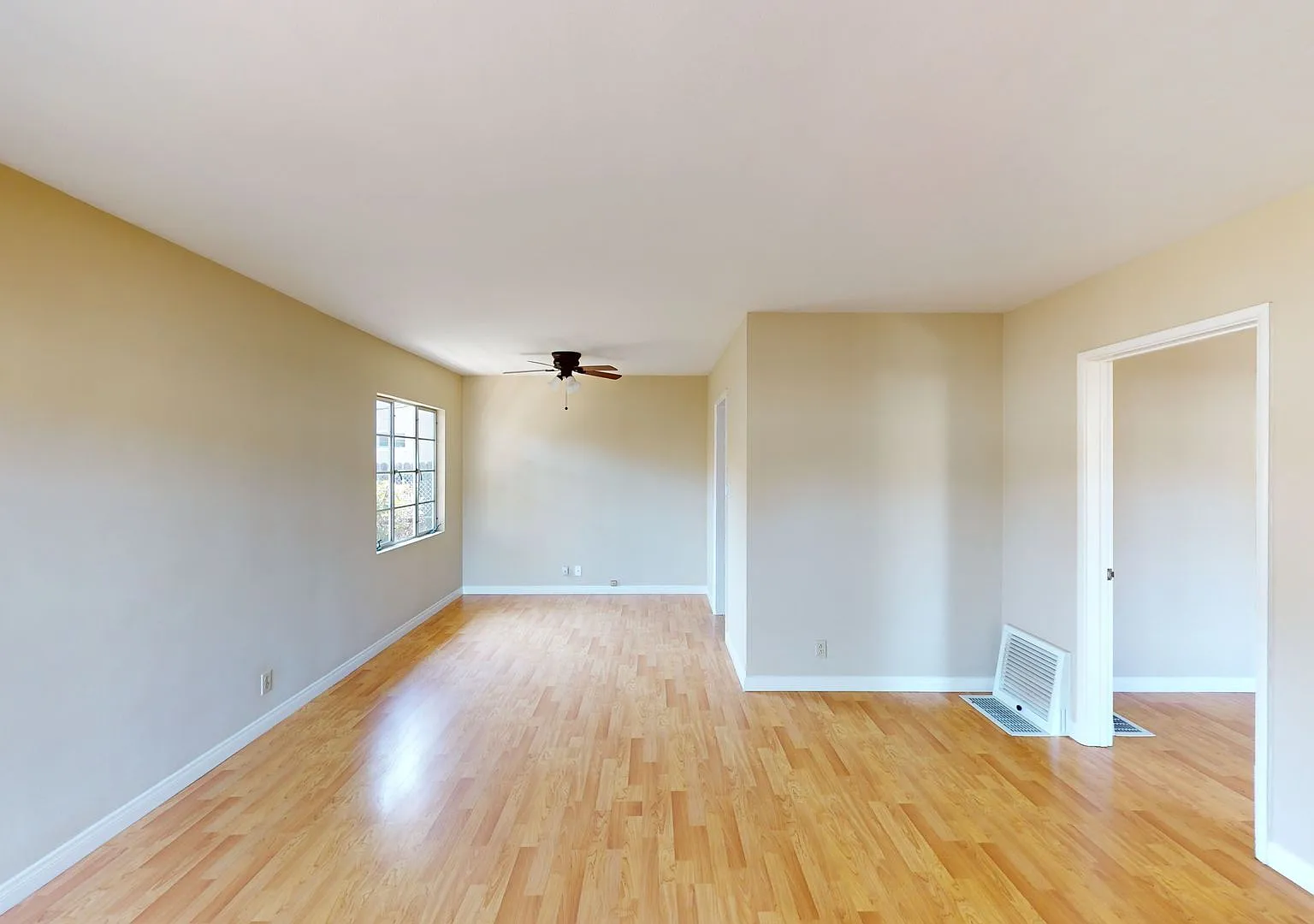 727Ora — Photo 2