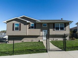 3020 Stellar Eagle Dr, Dubuque, IA 52001