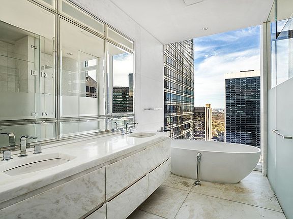 5th image of 20 W 53rd St #39A