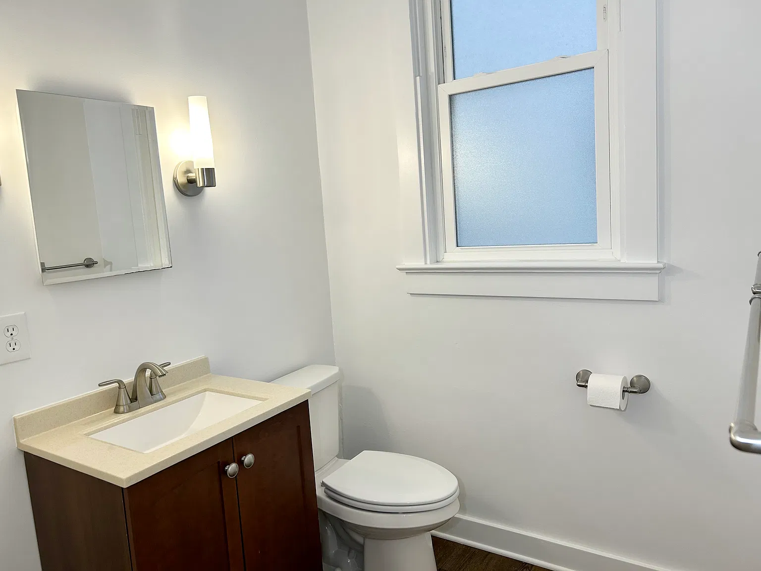 1 bed, 900 sqft, $1,190 — Photo 3