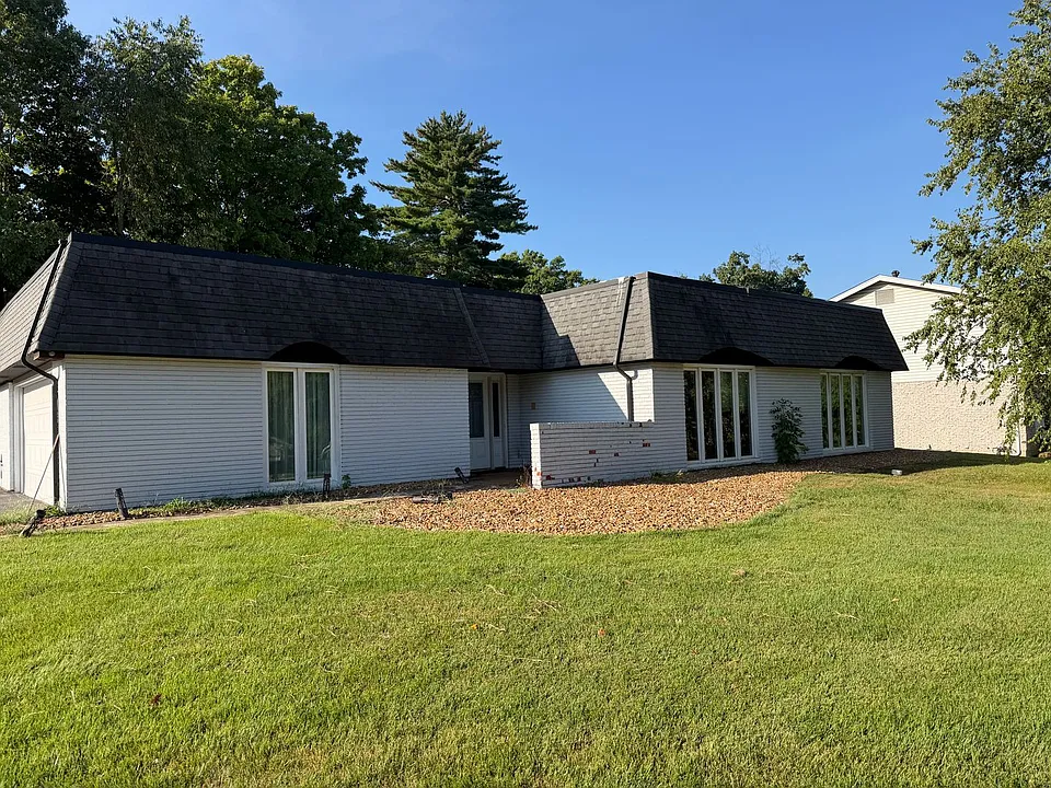 1 Nicolet Dr