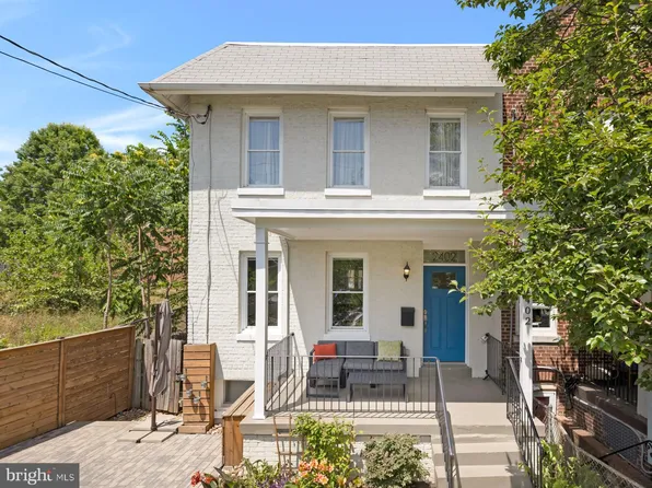 2402 10th St NE, Washington, DC 20018
