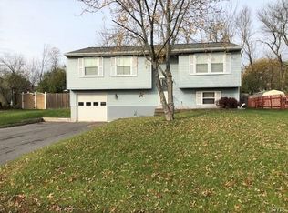 7597 Aster Dr, Liverpool, NY 13088