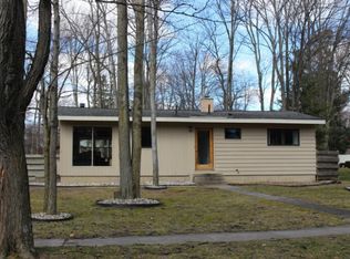 1801 Ardmore St, Midland, MI 48642