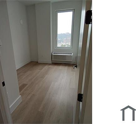 3rd image of 3057 Sedgwick Ave #2B