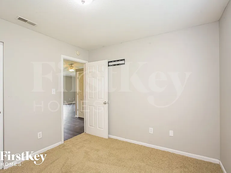 2635 Lullwater Ln — Photo 12
