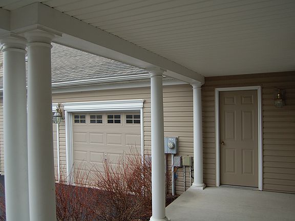 Fully-Covered Sitting Porch2