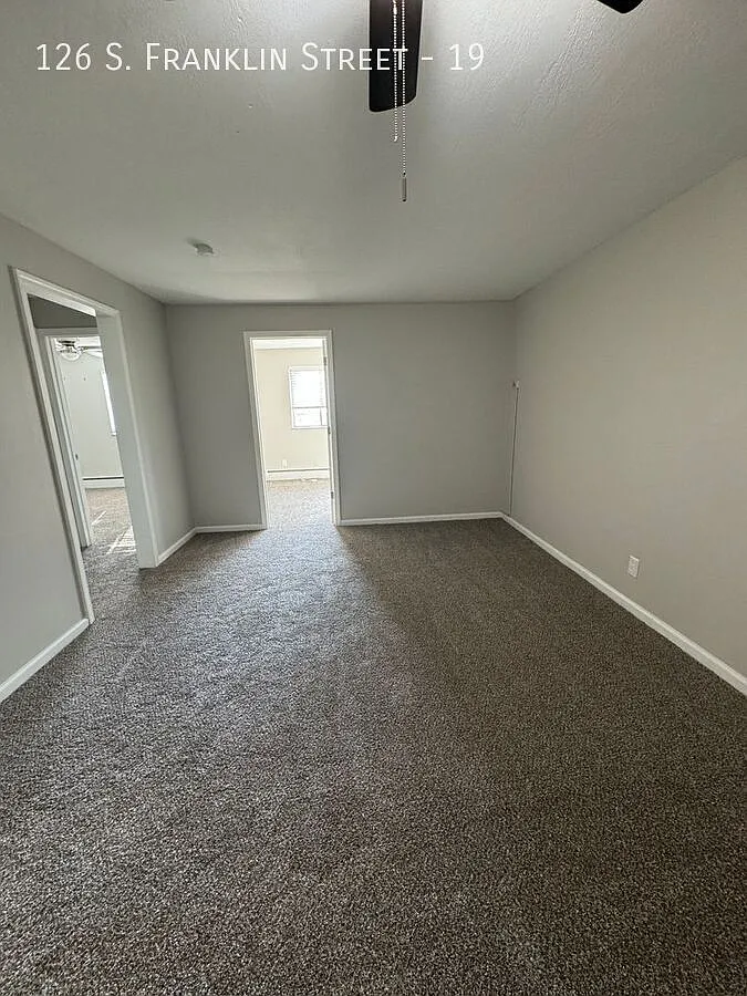 Spacious 2-Bedroom Apartment!! — Photo 2