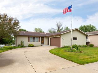2715 Ragley Dr, Waterloo, IA 50701