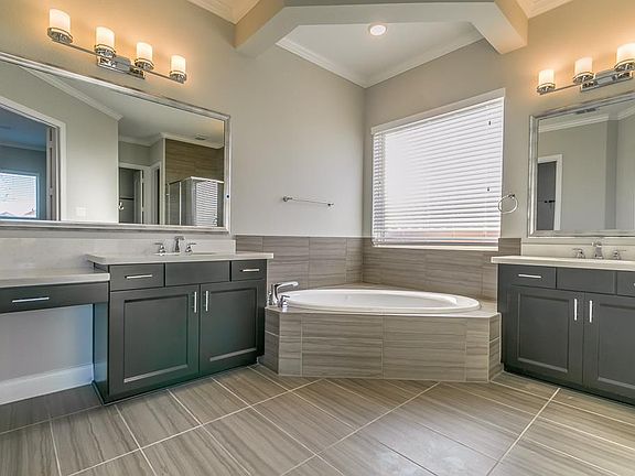 4th image of 28318 Vineyard Terrace Ln