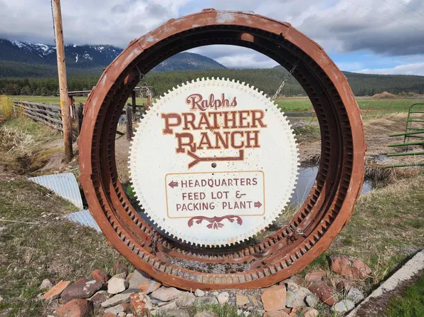 1827 W Ball Mountain, Redding, CA 96001